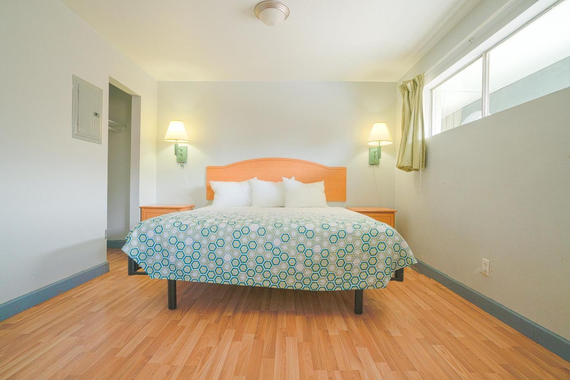 Oyo Hotel Мидленд Экстерьер фото